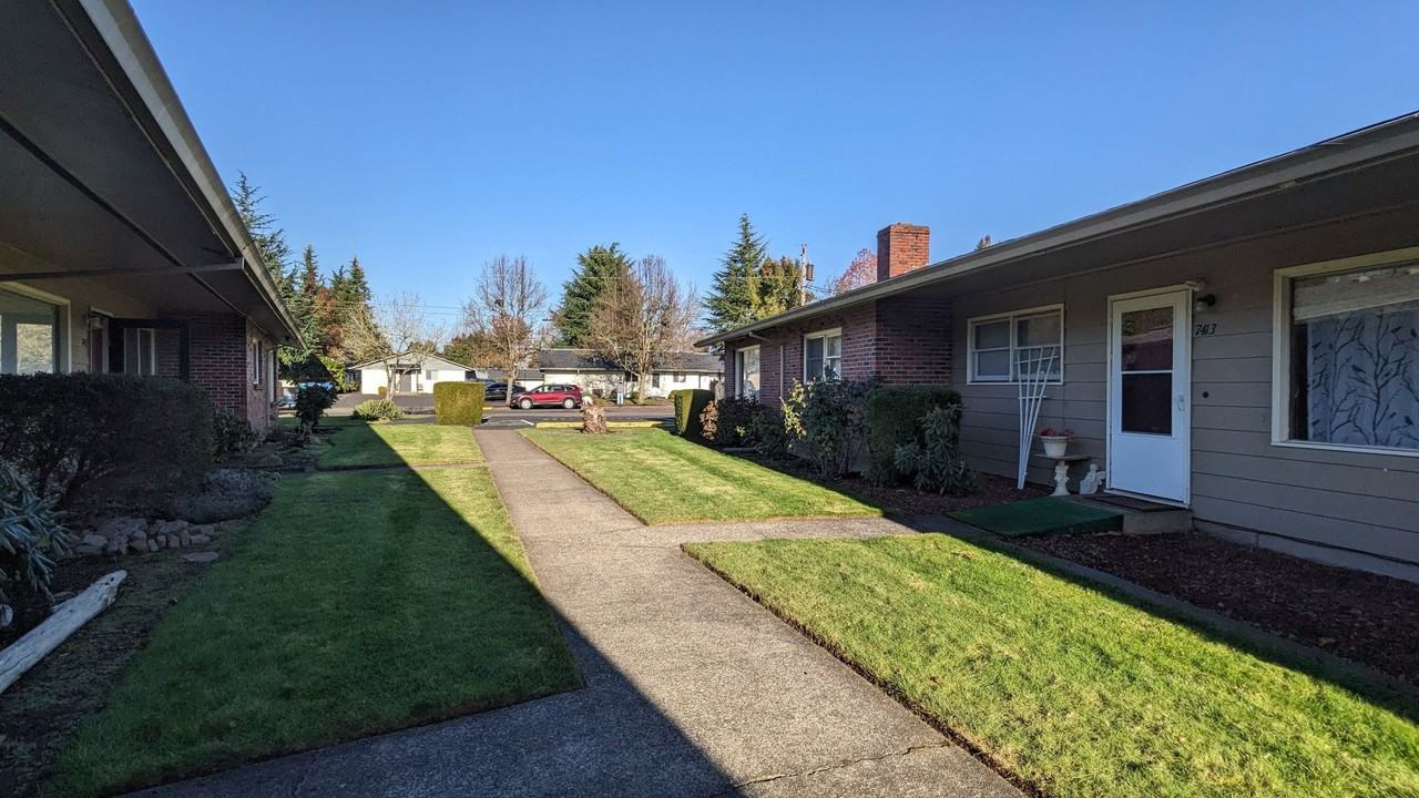 Bel Air Apartments - Photo 4 of 9