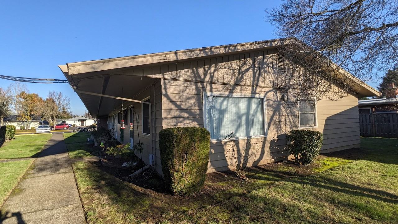 Bel Air Apartments - Photo 7 of 9