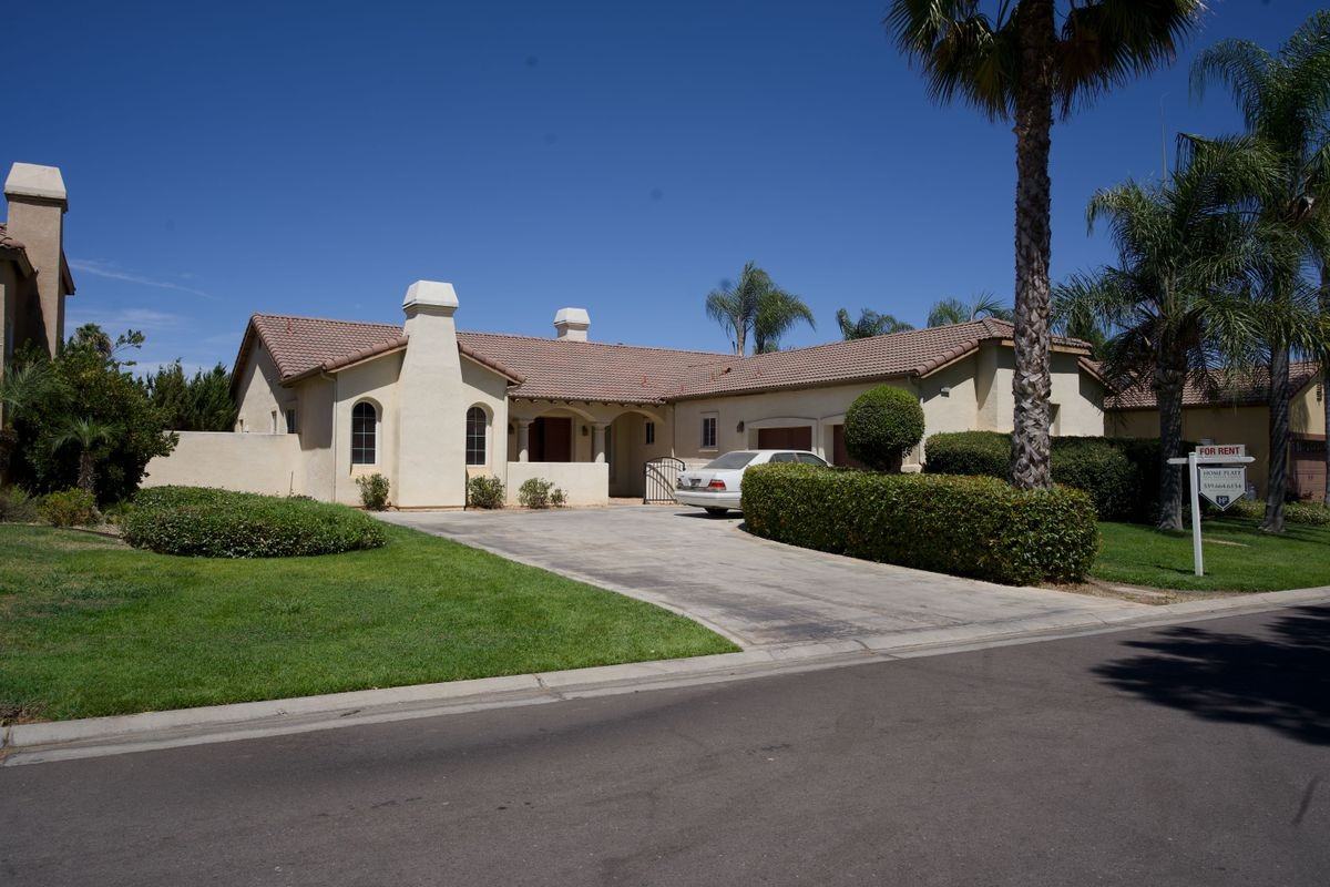 8800 Laguna St - Photo 3 of 33