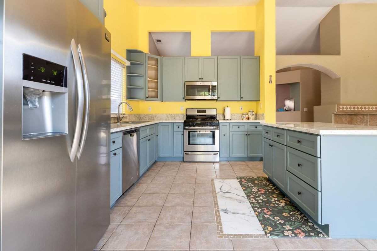 5304 Countrybrook Ln - Photo 2 of 10