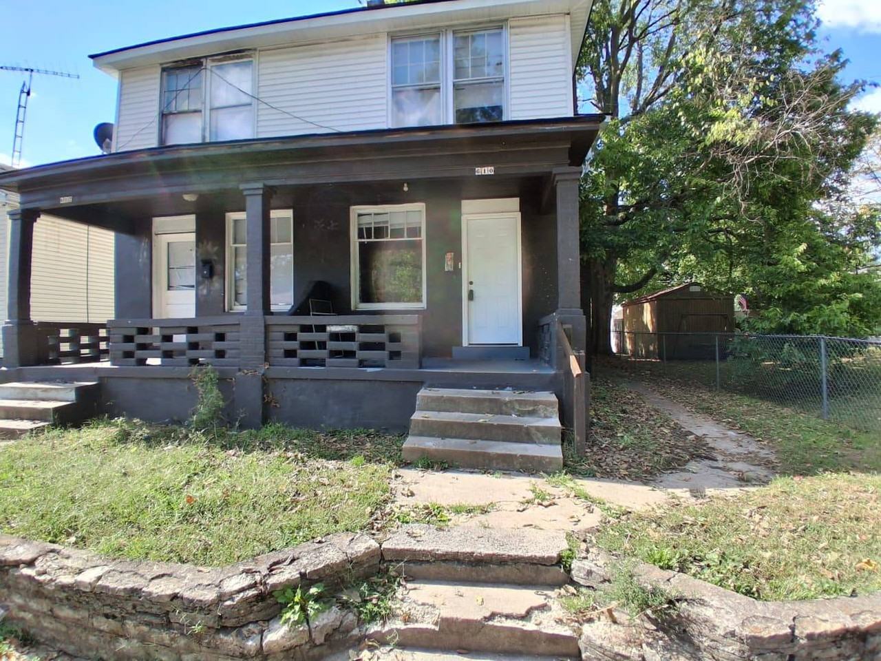 610 South 11th Street - Photo 2 of 9