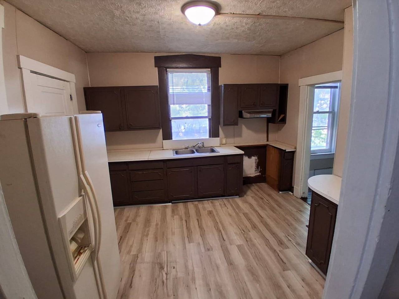 610 South 11th Street - Photo 7 of 9