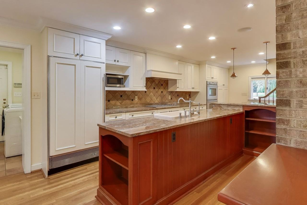 7308 Burdette Court - Photo 3 of 50