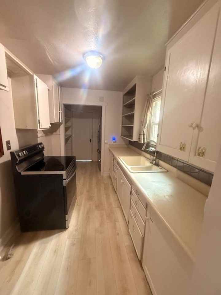 3861 Elmira Rd - Photo 4 of 15