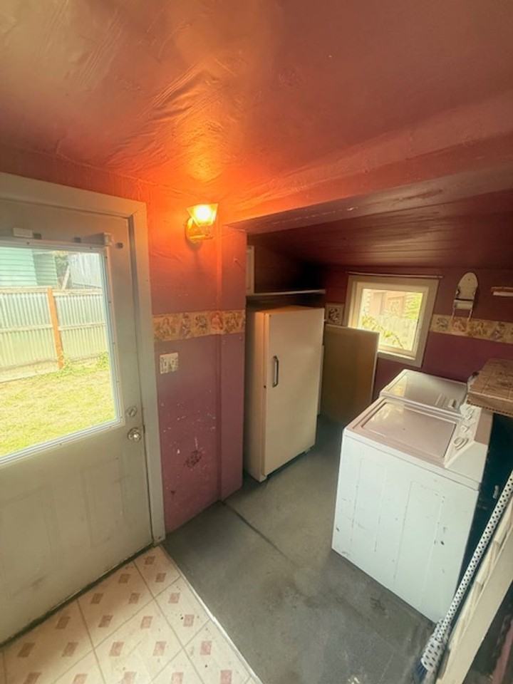 3861 Elmira Rd - Photo 6 of 15