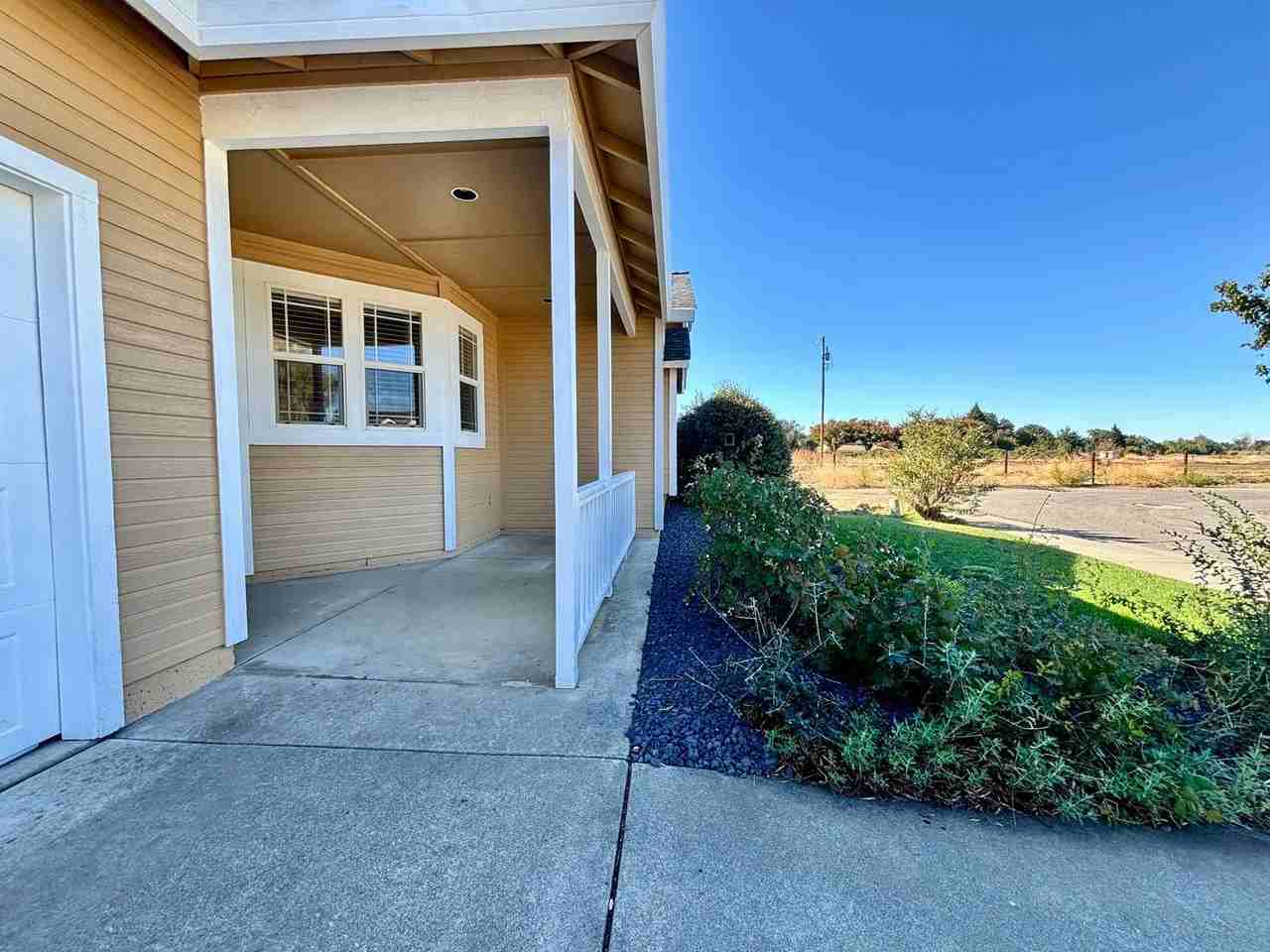 202 Stony Creek Dr - Photo 3 of 26