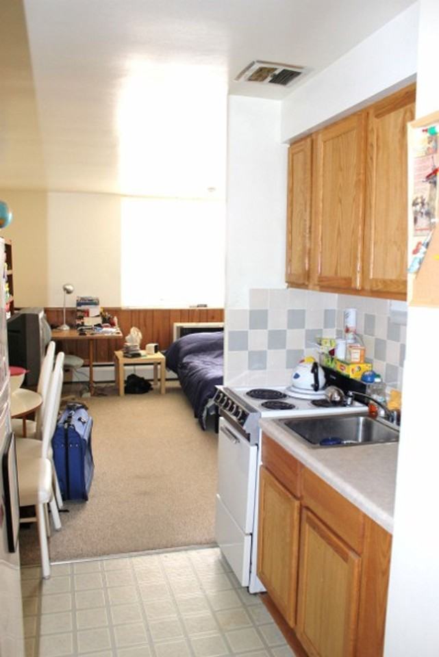 1308 Spring St - Photo 5 of 26