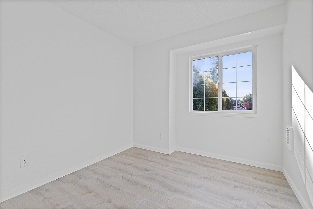 Parkside Manor - Photo 7 of 14