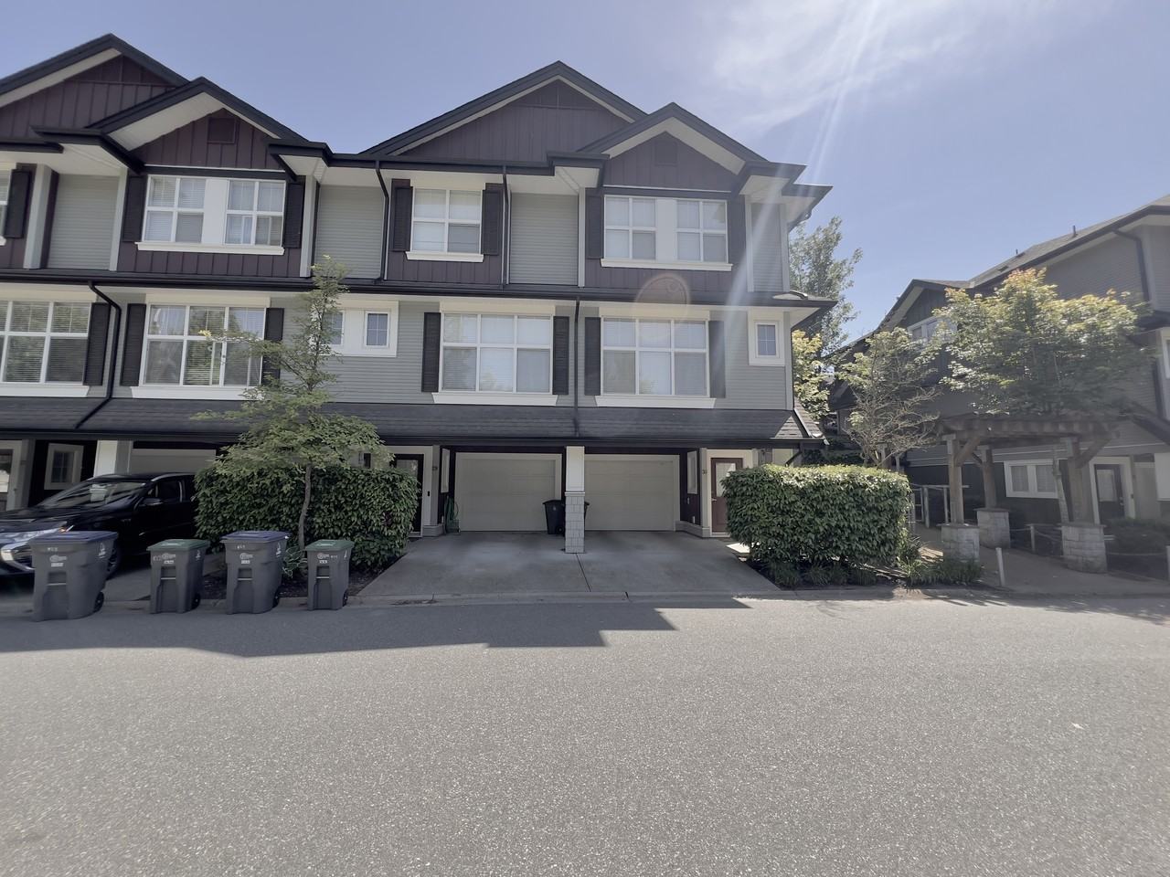 18199 70 Avenue #30 - Photo 4 of 31