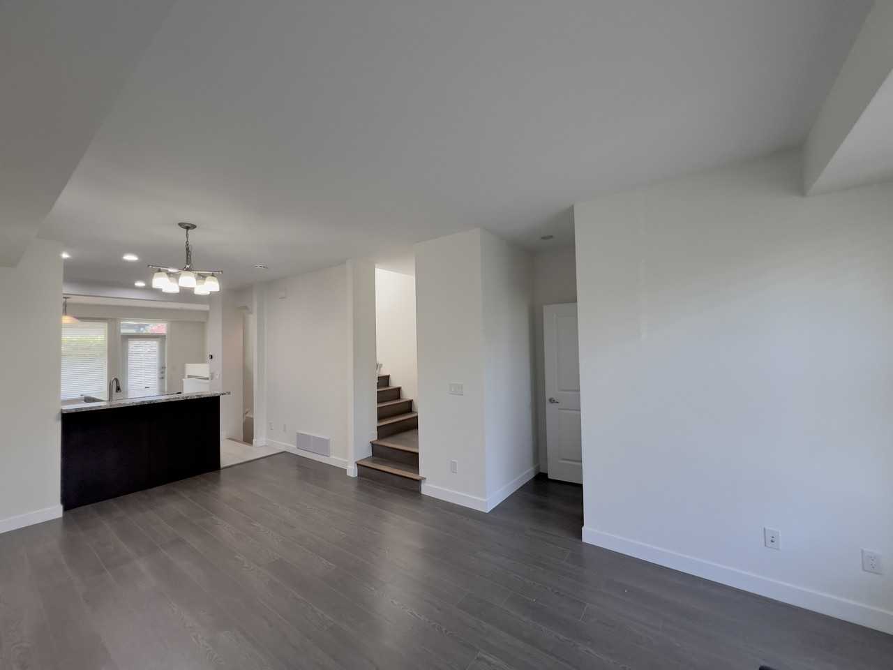 18199 70 Avenue #30 - Photo 7 of 31