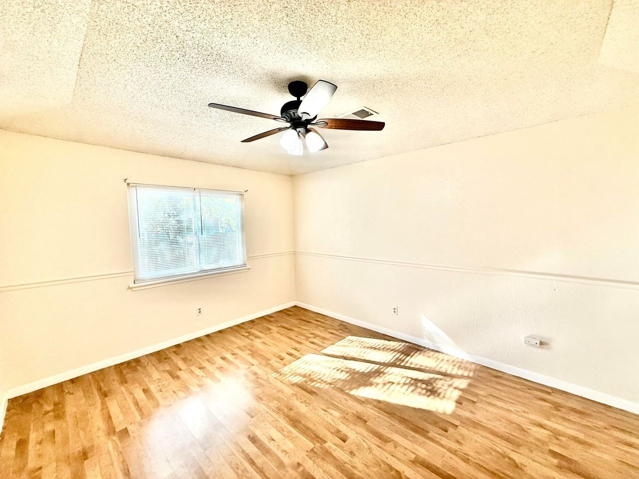 710 Riverwood Dr - Photo 7 of 13