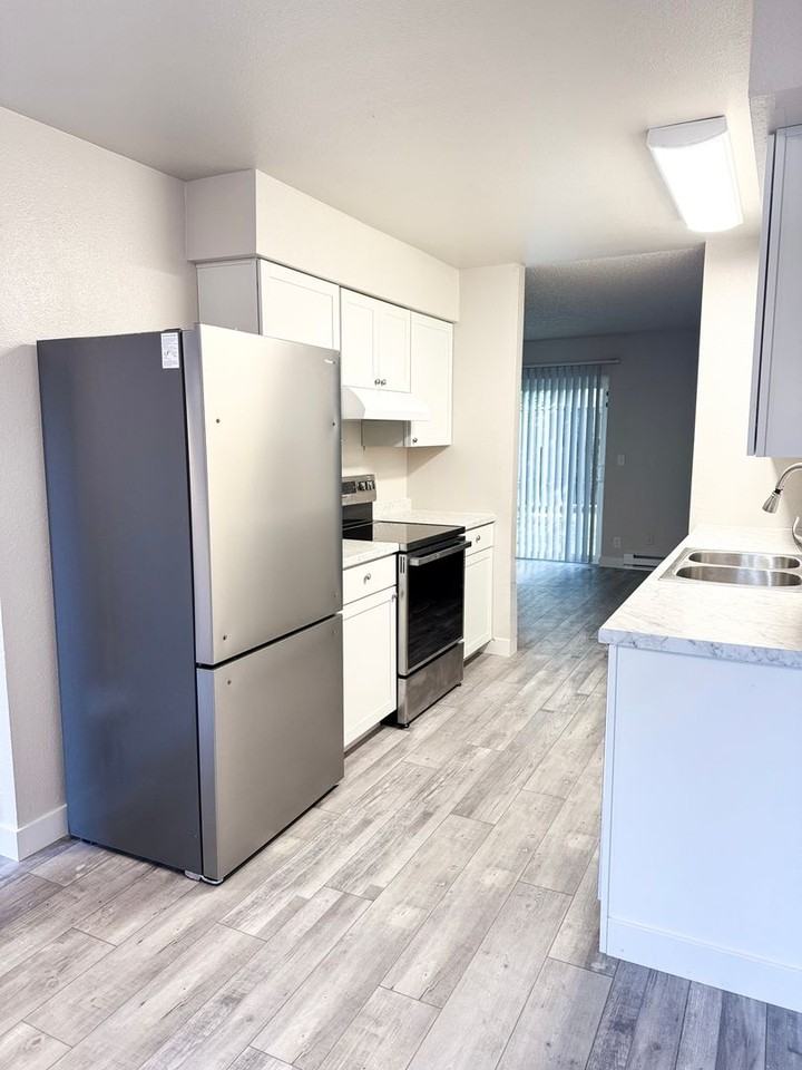 The Pines - Photo 2 of 12