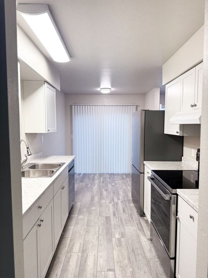 The Pines - Photo 4 of 12