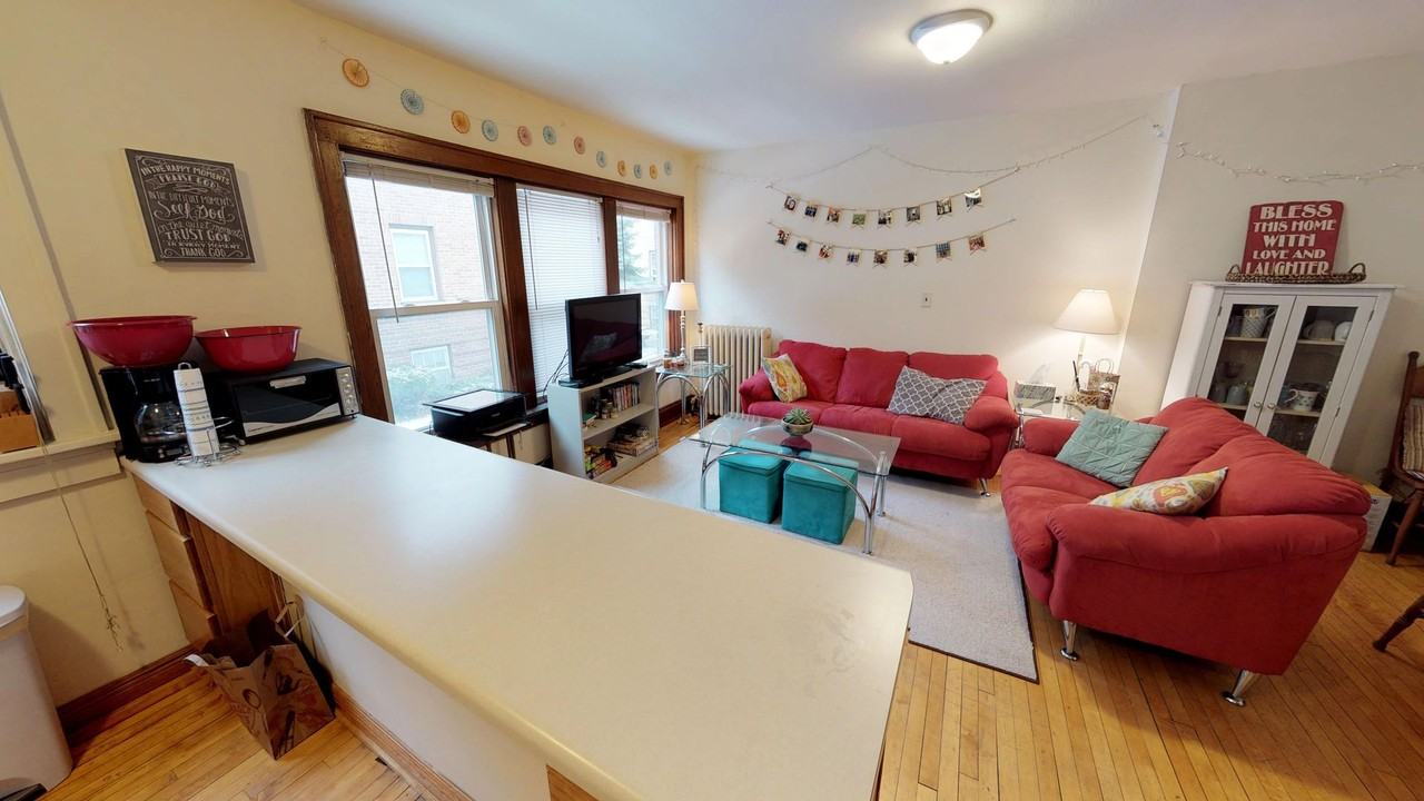 107 N Randall Ave - Photo 4 of 12