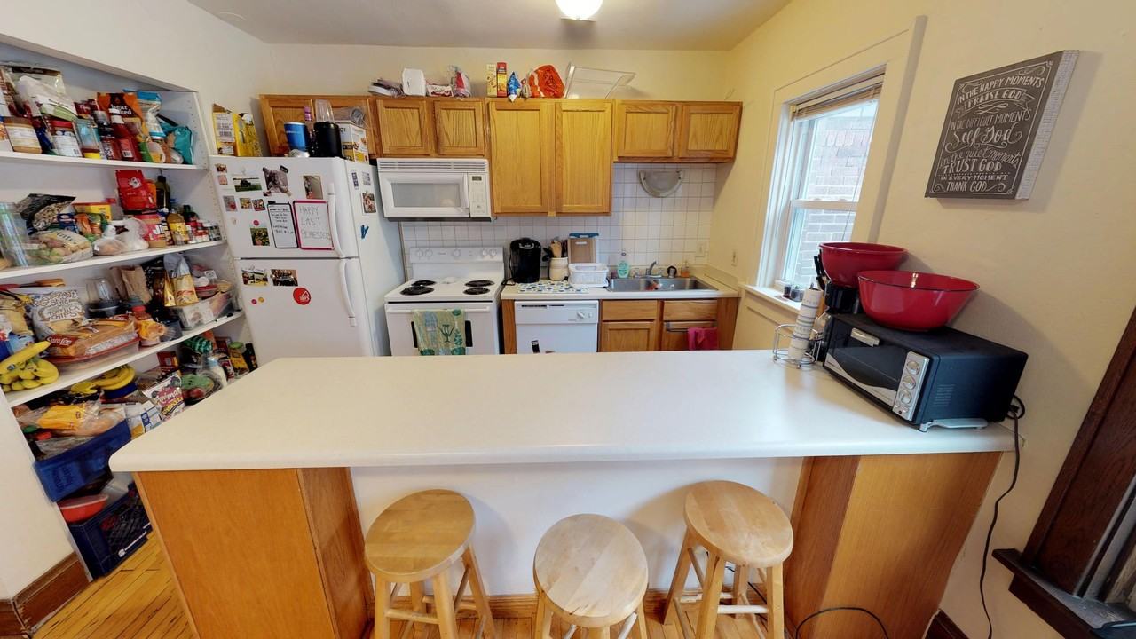 107 N Randall Ave - Photo 5 of 12