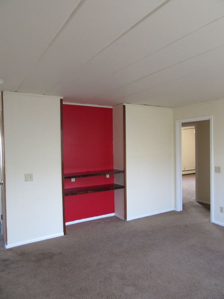 1314 Spring St - Photo 5 of 10