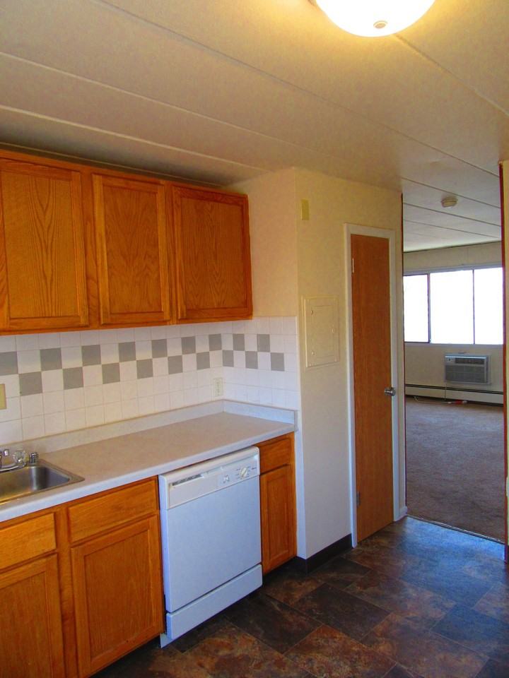 1314 Spring St - Photo 6 of 10