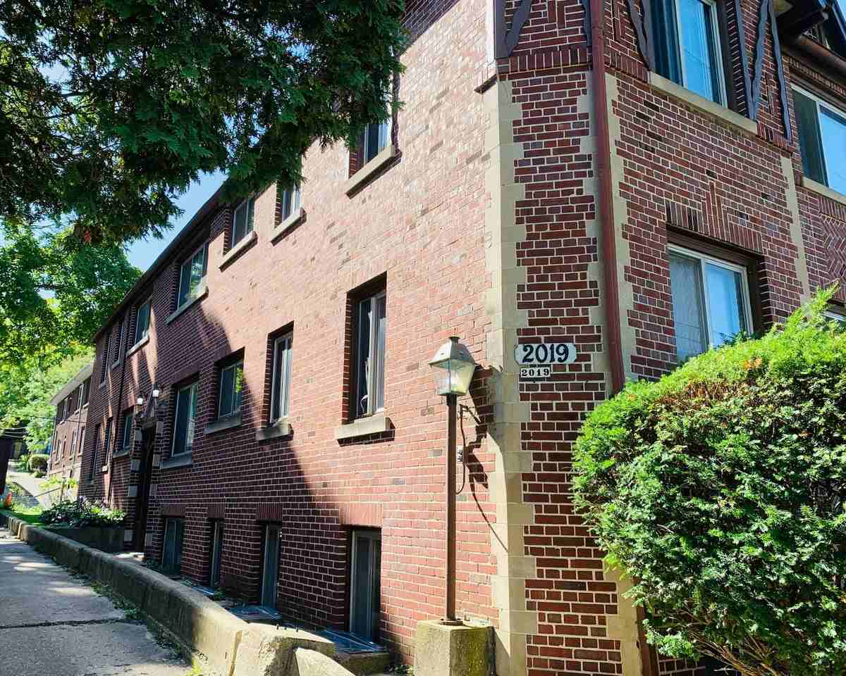 2019 University Ave - Photo 3 of 3