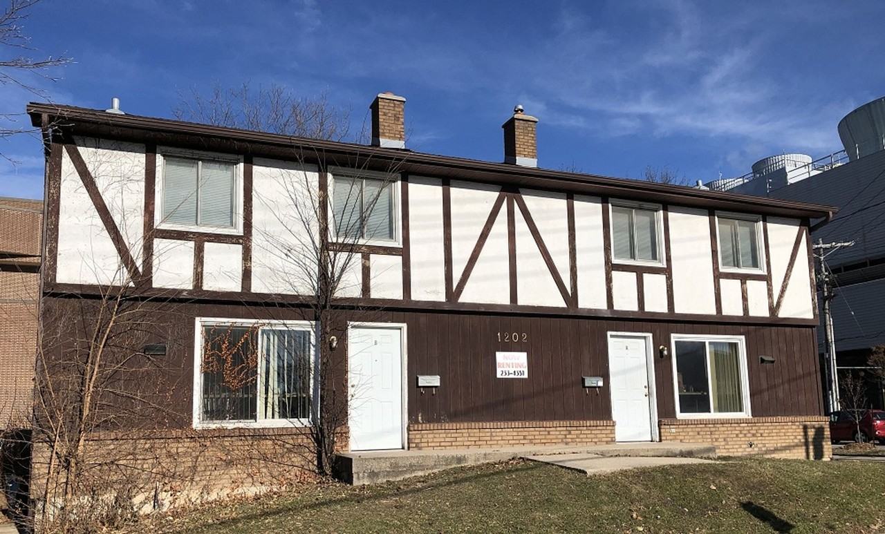 1202 Spring St - Photo 2 of 5