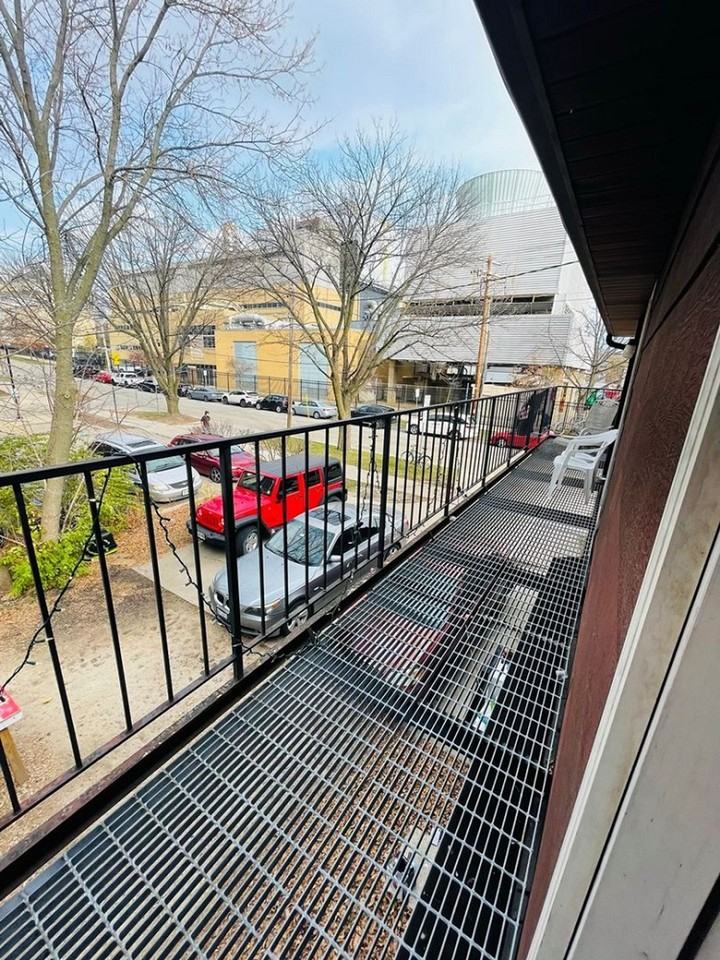 1202 Spring St - Photo 5 of 5
