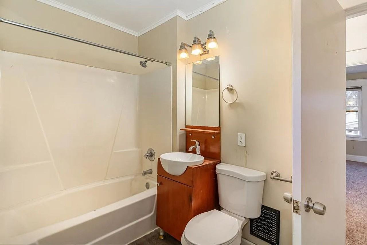 1498 Selby Ave - Photo 4 of 5