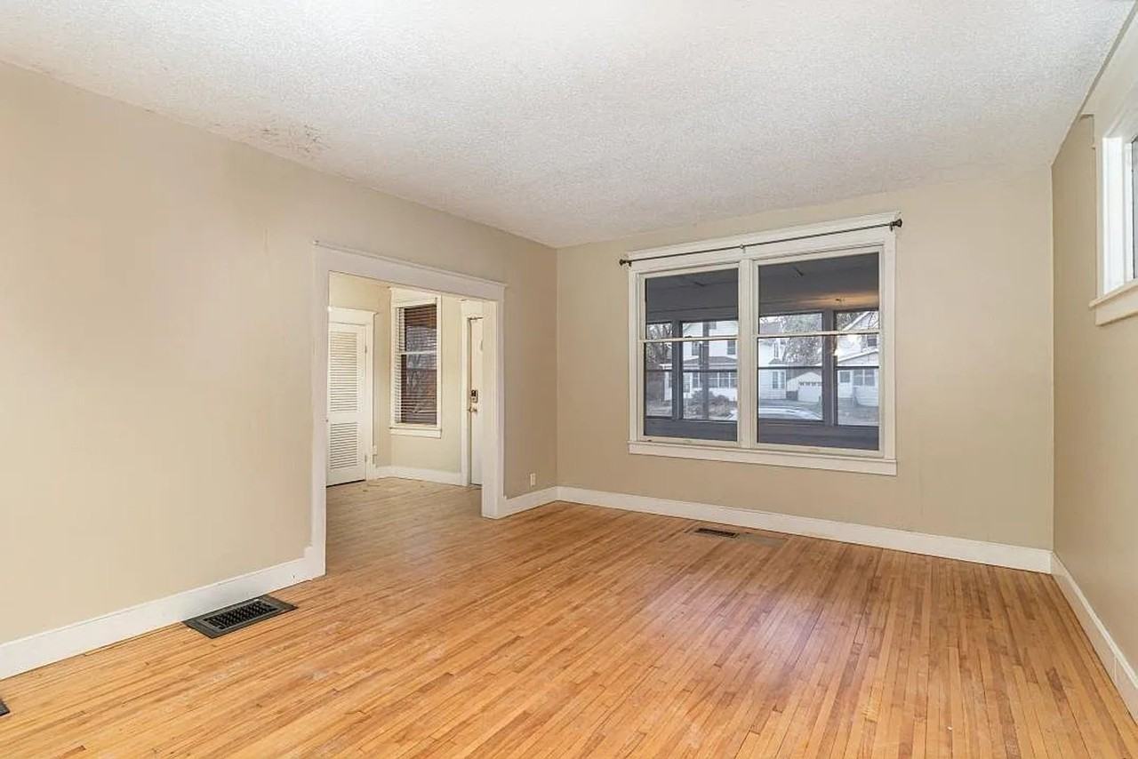 1498 Selby Ave - Photo 5 of 5