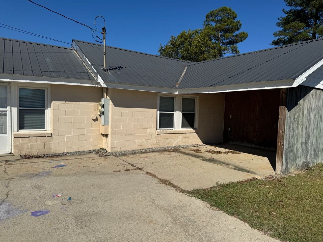 1078 Jonestown Rd - Photo 2 of 16