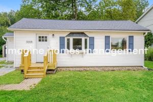 featured image of 5008 Lakeview Dr