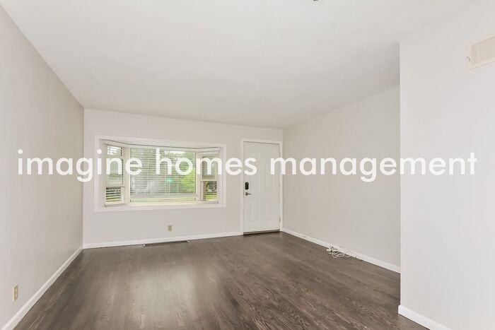 8901 Harbor Dr - Photo 3 of 18