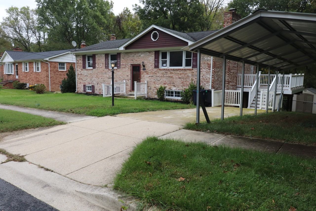 2116 Trafalgar Dr #NA - Photo 3 of 24