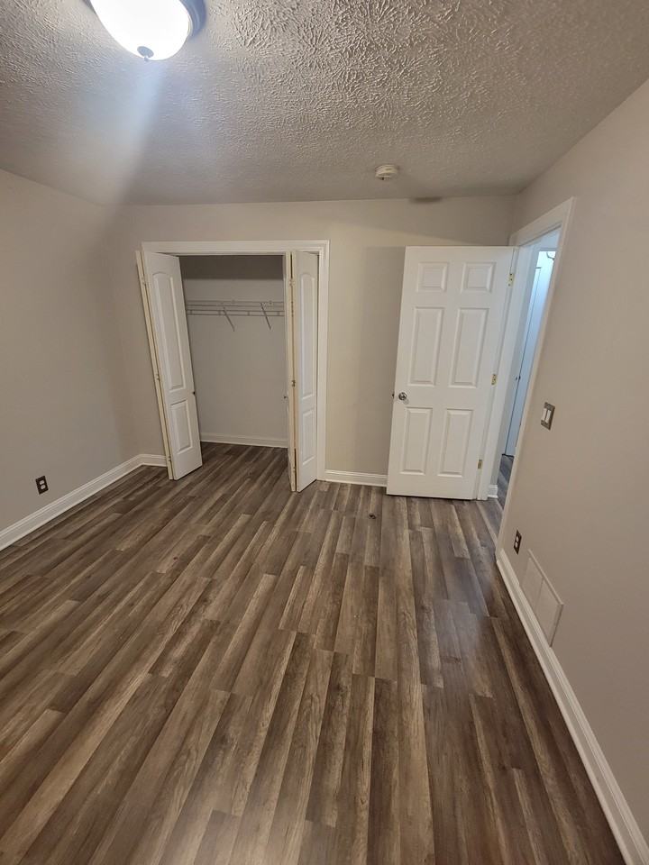 659 Ziegler Dr #NA - Photo 4 of 8