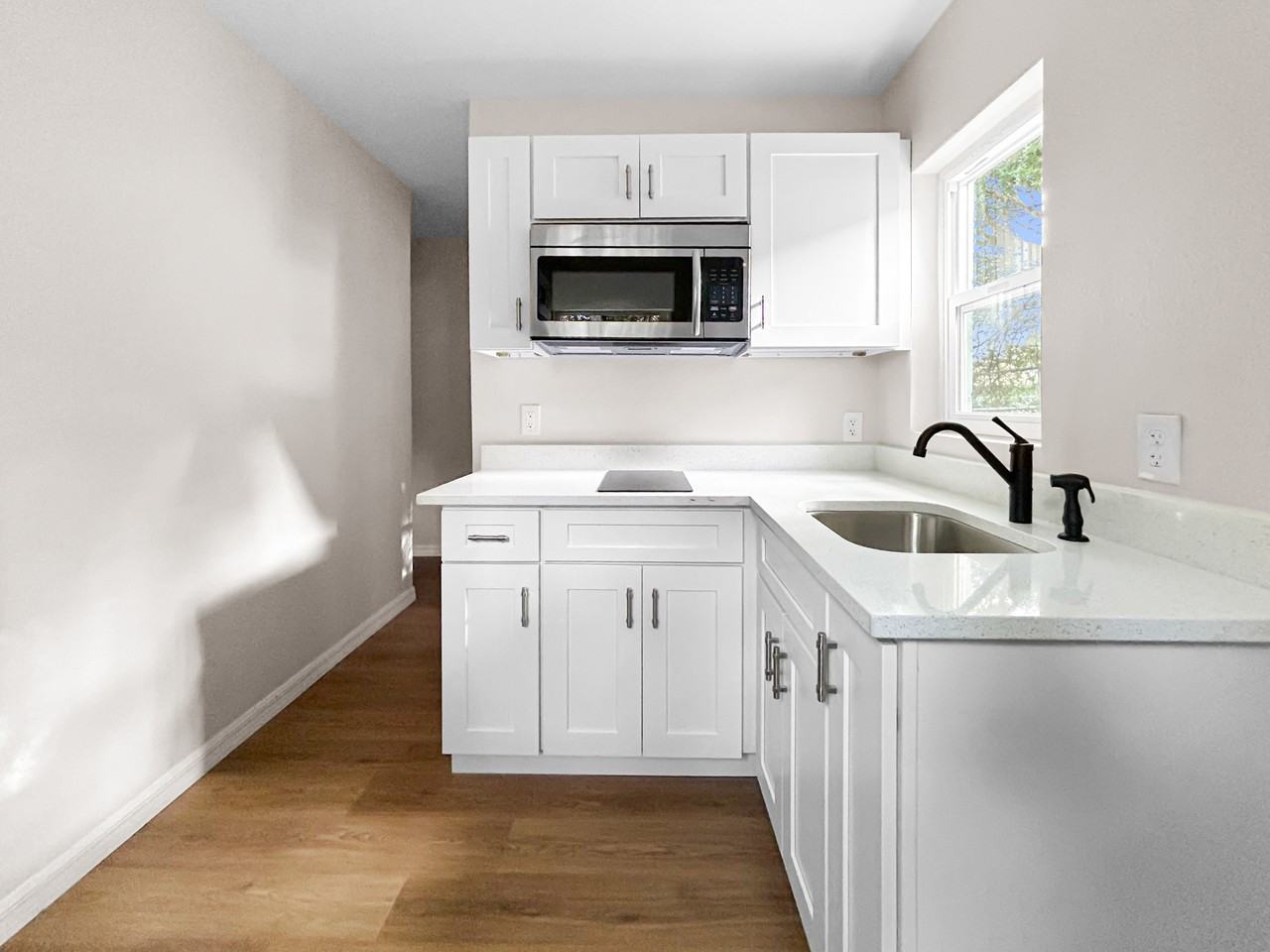 306 Sw 19th St #NA - Photo 2 of 13