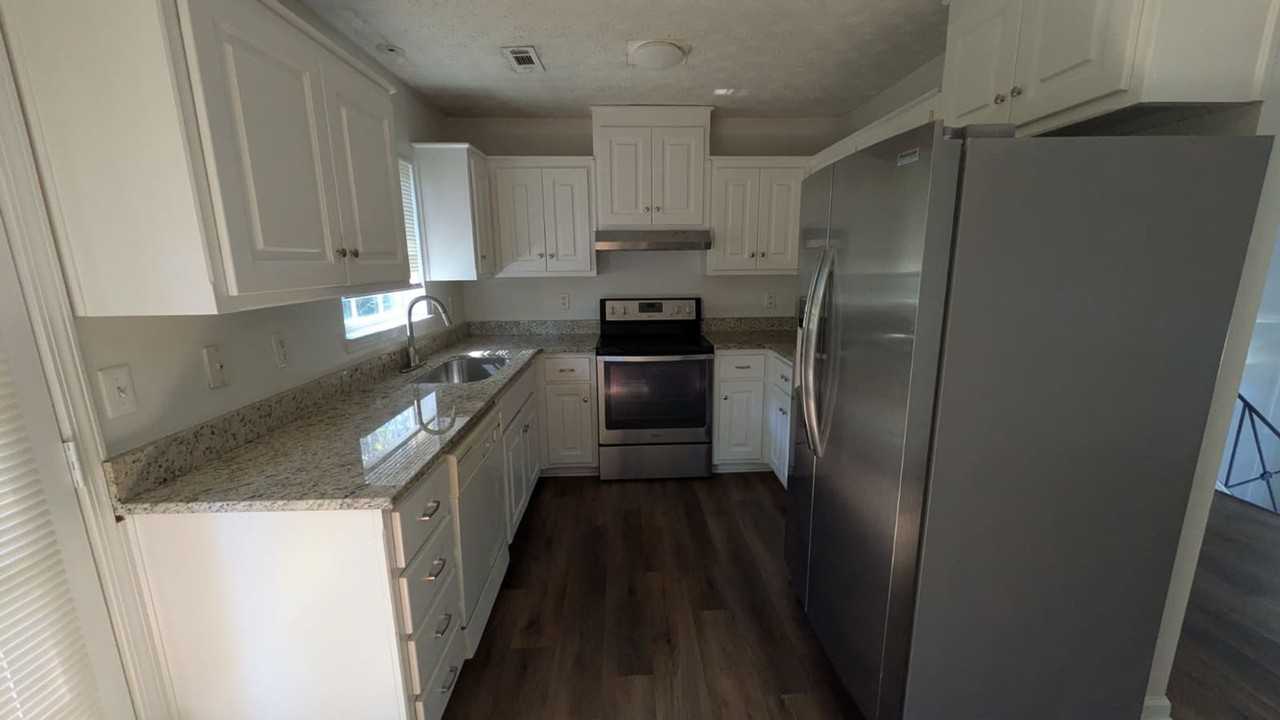 6613 Stark Ct - Photo 3 of 13