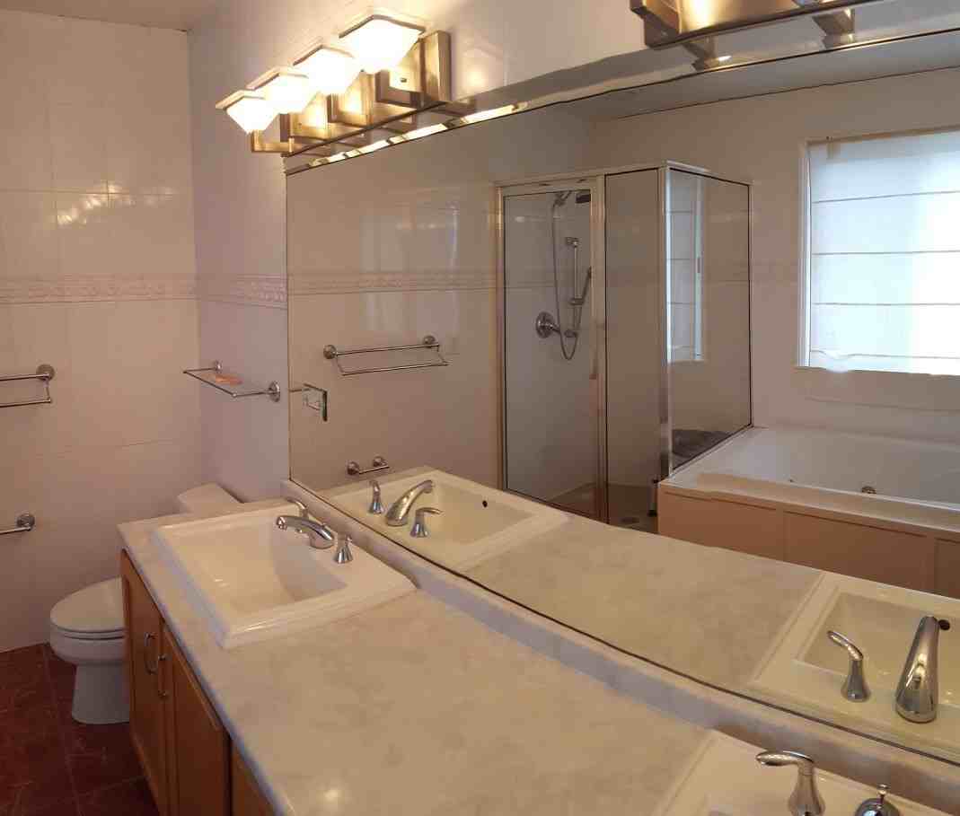 5825 Phillips Ave - Photo 4 of 22