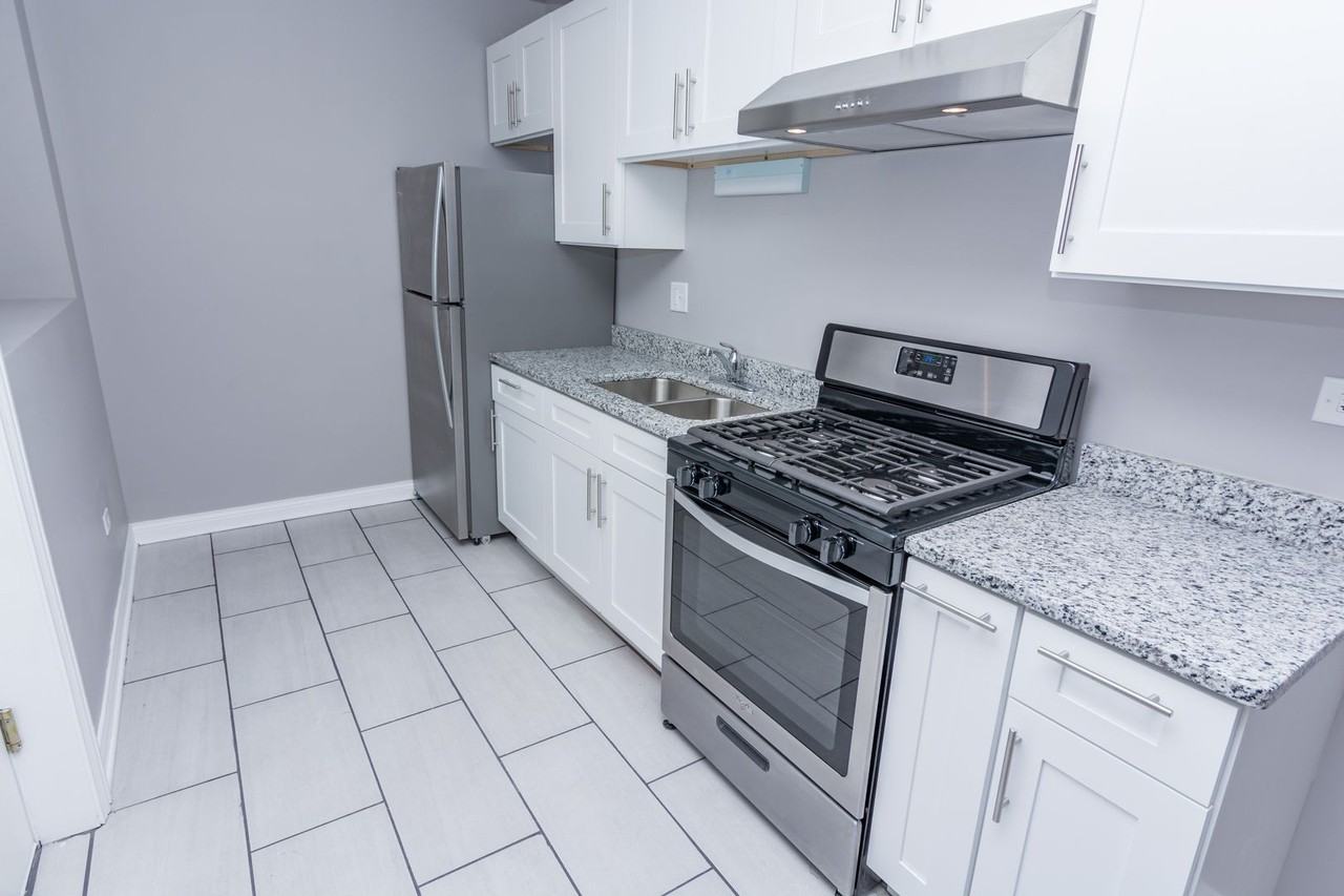 7810 S Ada St - Photo 3 of 7