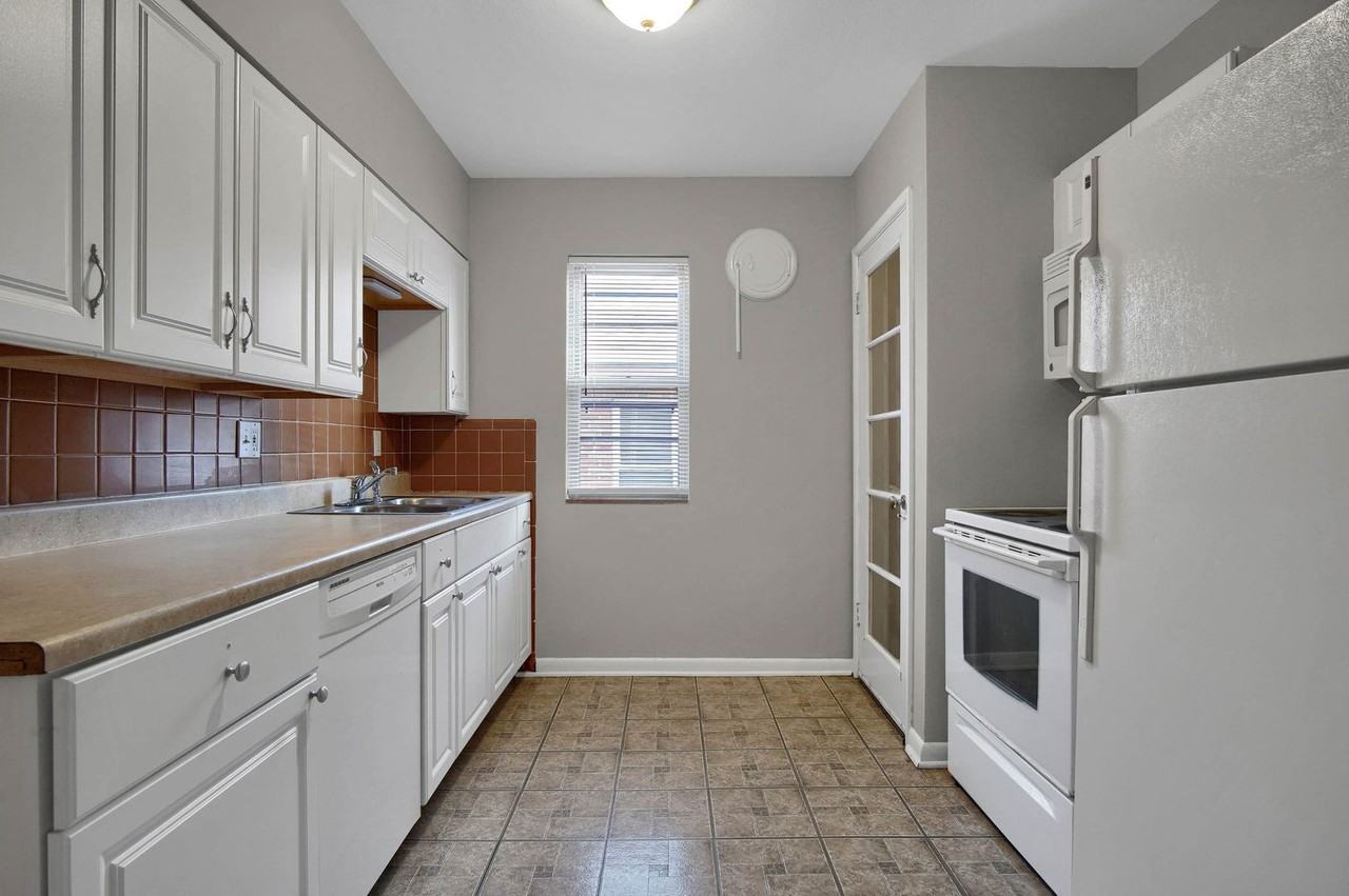 5004 Fyler Ave - Photo 6 of 14