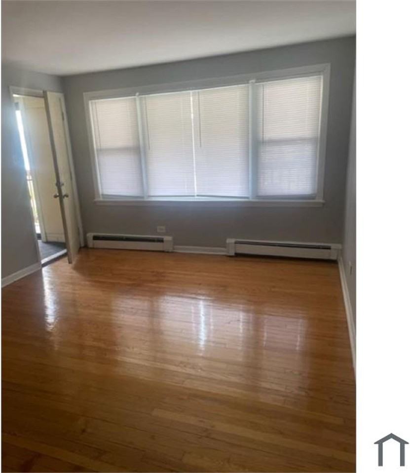 1616 E 75th St - Photo 6 of 9