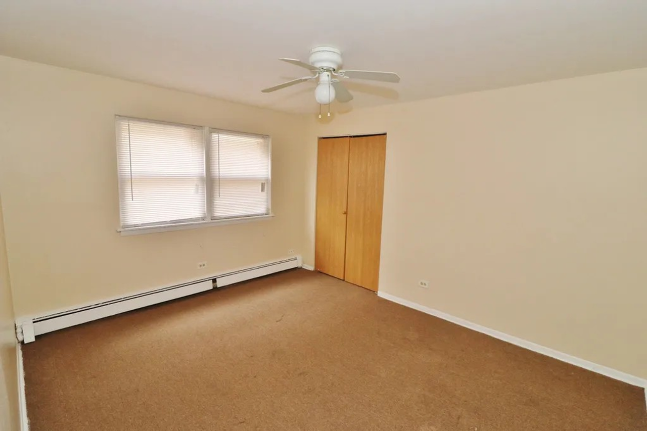 1616 E 75th St - Photo 7 of 9