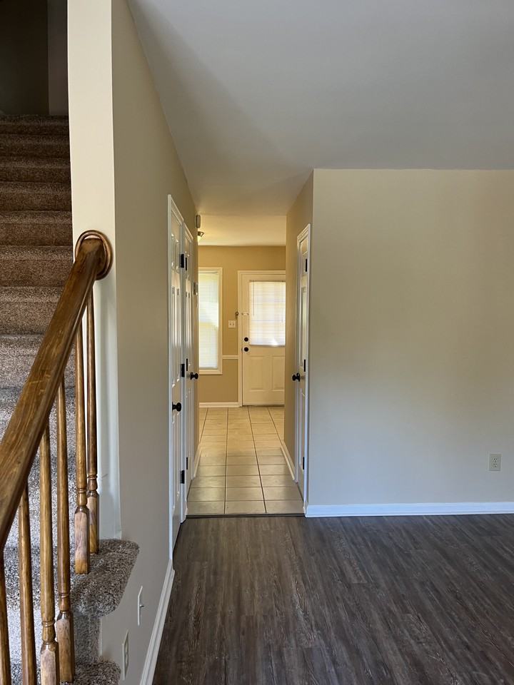 2406 2406 Mc Lean Street #5 - Photo 4 of 11