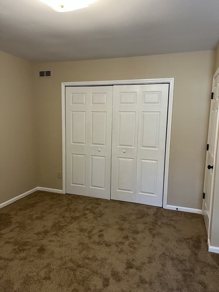 2406 2406 Mc Lean Street #5 - Photo 7 of 11