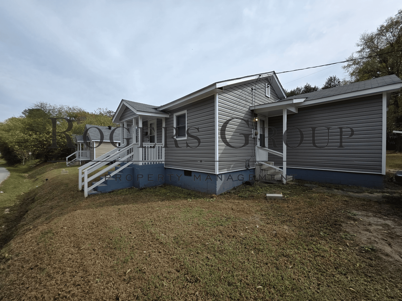 217 Mineral Springs St - Photo 2 of 8