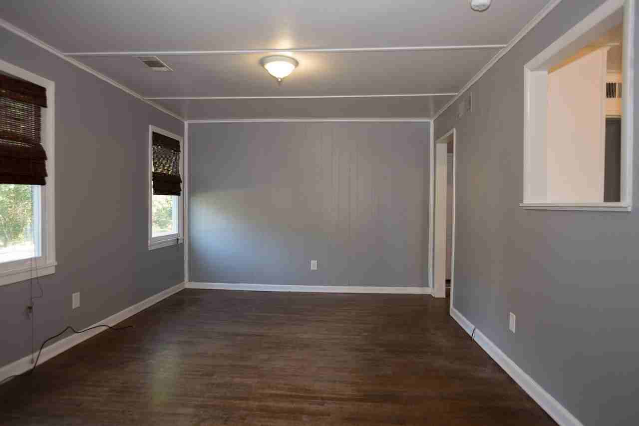 399 Price Ave - Photo 3 of 5