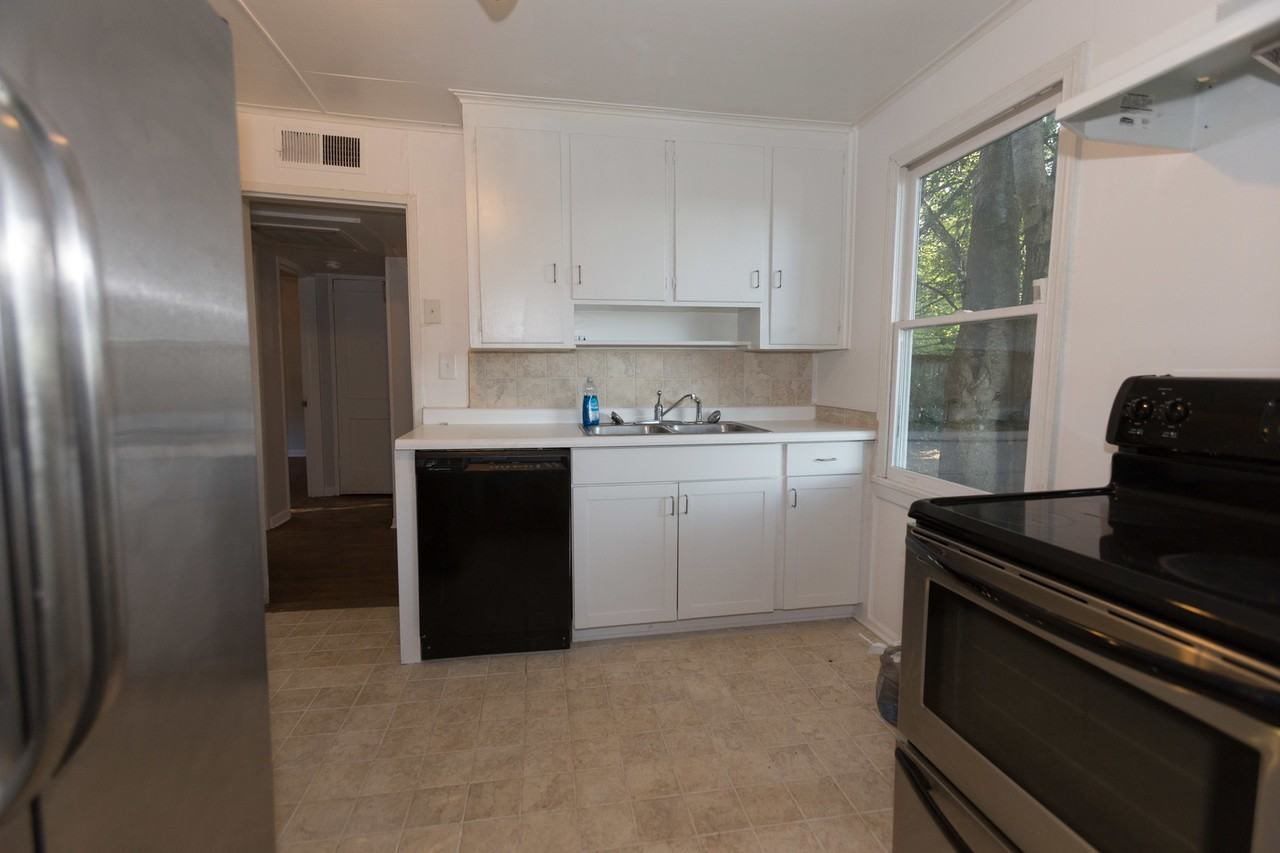 399 Price Ave - Photo 4 of 5