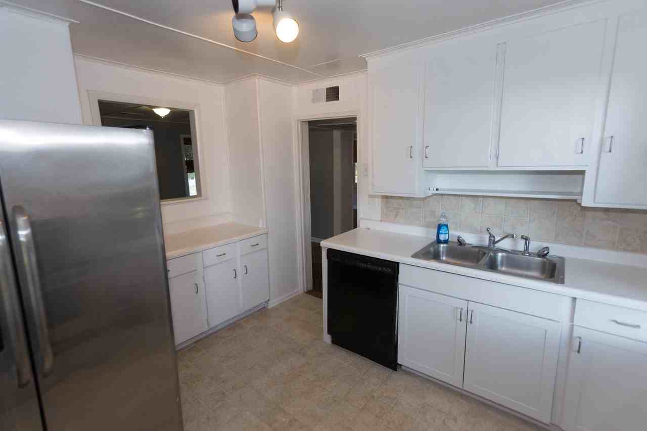 399 Price Ave - Photo 5 of 5