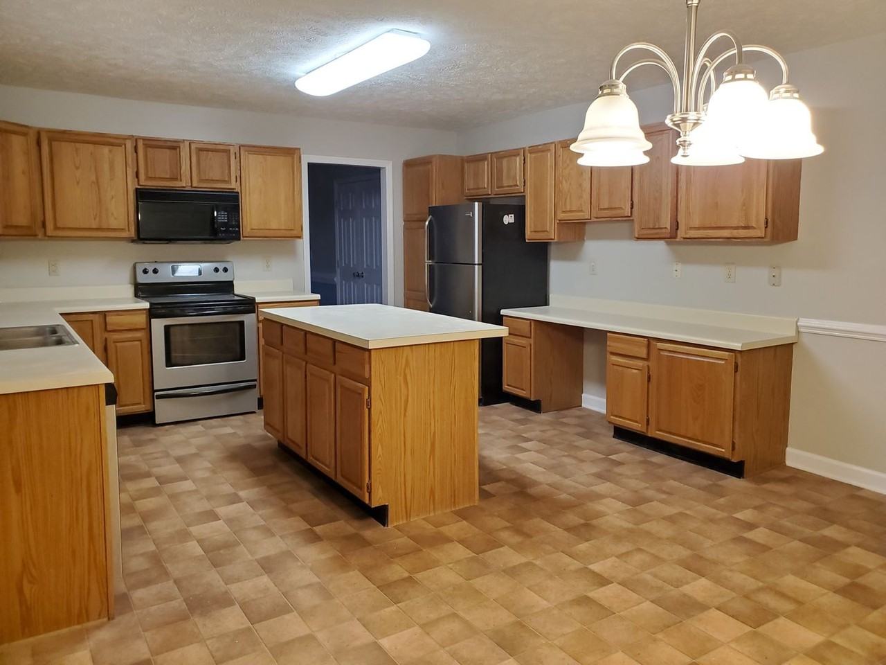 7045 Bucktail Rd - Photo 3 of 30