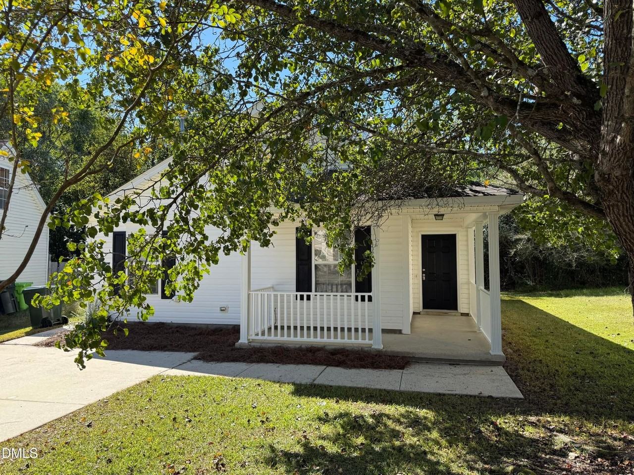 4832 Silverdene St - Photo 2 of 15