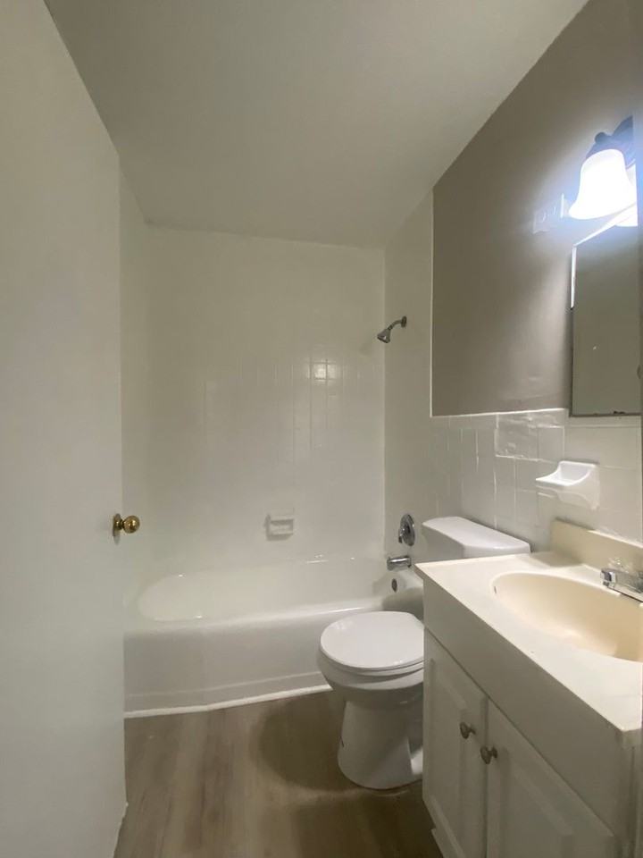 3305 Morehouse St - Photo 3 of 7