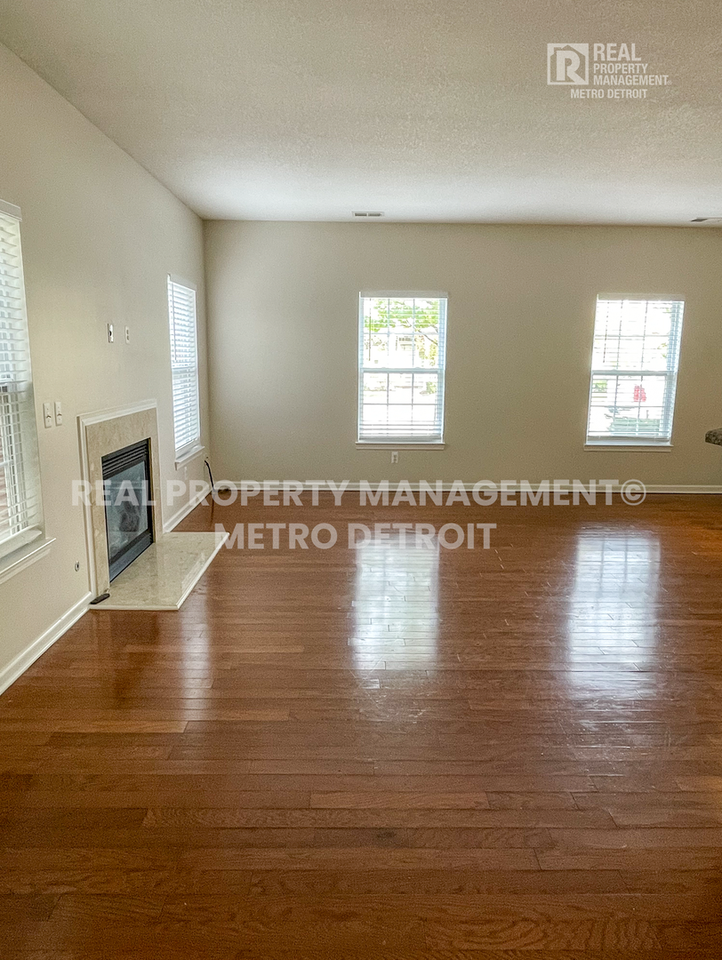 17699 Windflower Dr - Photo 5 of 28