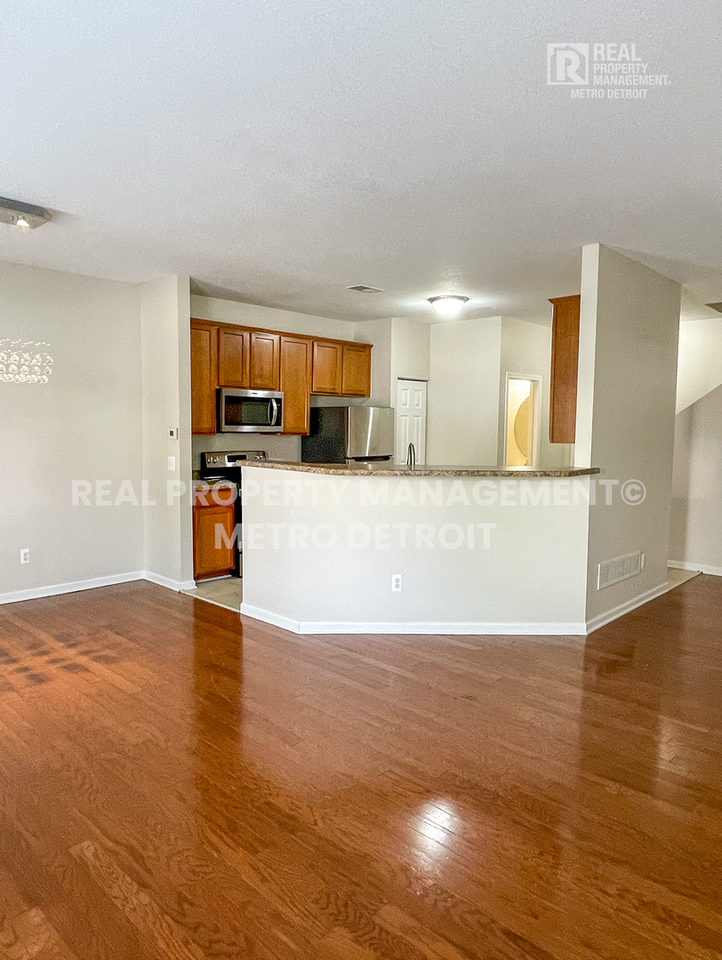 17699 Windflower Dr - Photo 7 of 23