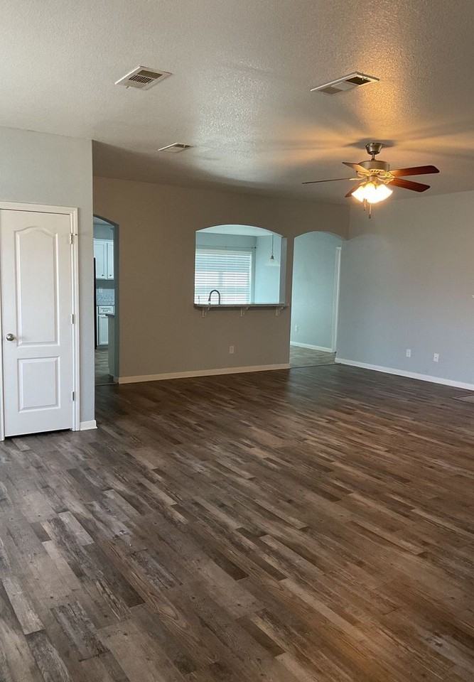 4504 The Searchers Dr - Photo 7 of 24